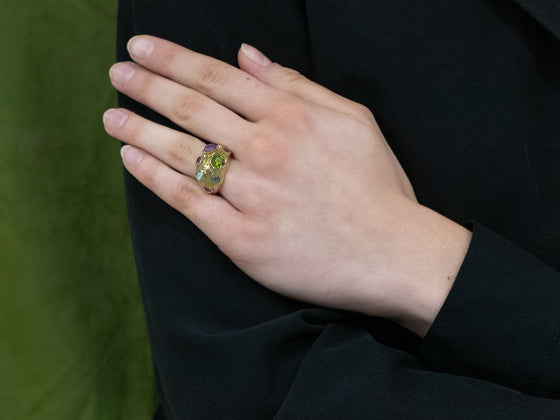 The Green and Pink Hues Sputnik Ring in 18K Yellow Gold