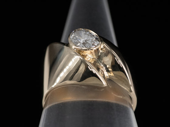 Elegant 14K Yellow Gold Ring with Oval Diamond